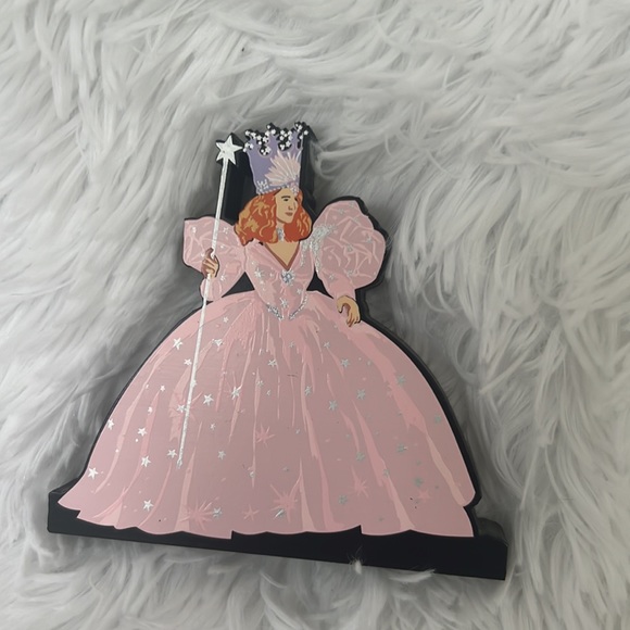 Sheila’s Munchkinland with Oz Characters - Picture 3 of 7